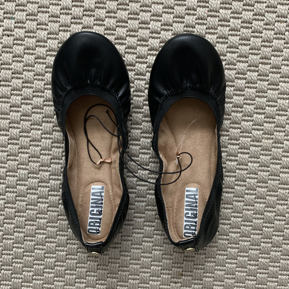 🔥FINAL SALE: NWOT Nicole Miller Emma black flats